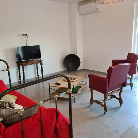 Confort Апартаменты *